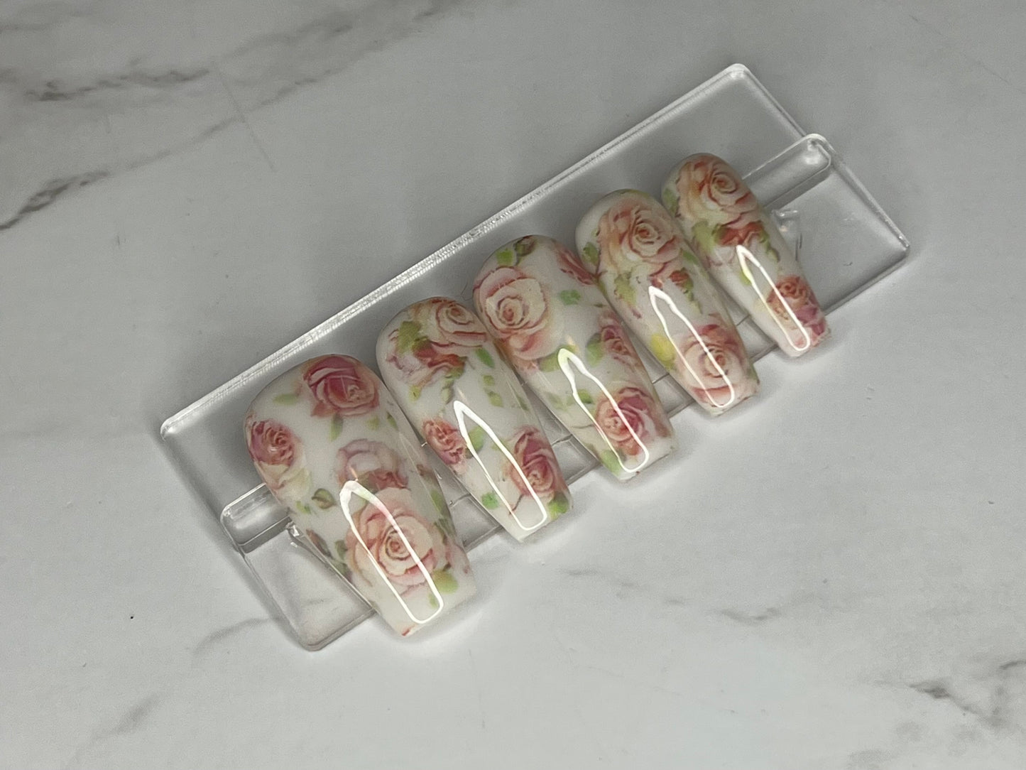 The perfect set of nails for any elegant occasion. Our Milk bath press on nail set are the best option! Come in a variety of shapes, sizes, & lengths